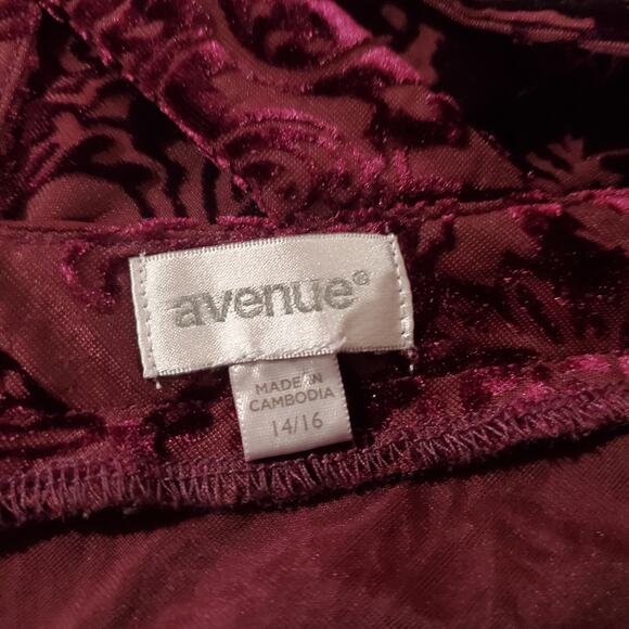 Avenue Velvet Burnout Cutout Asymmetrical 3/4 Sleeve Top Size 14/16 Whimsigoth - Picture 7 of 11